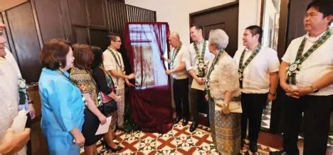 mabalacat city hall photos|Mabalacat LGU reopens old town hall as arts, culture center.